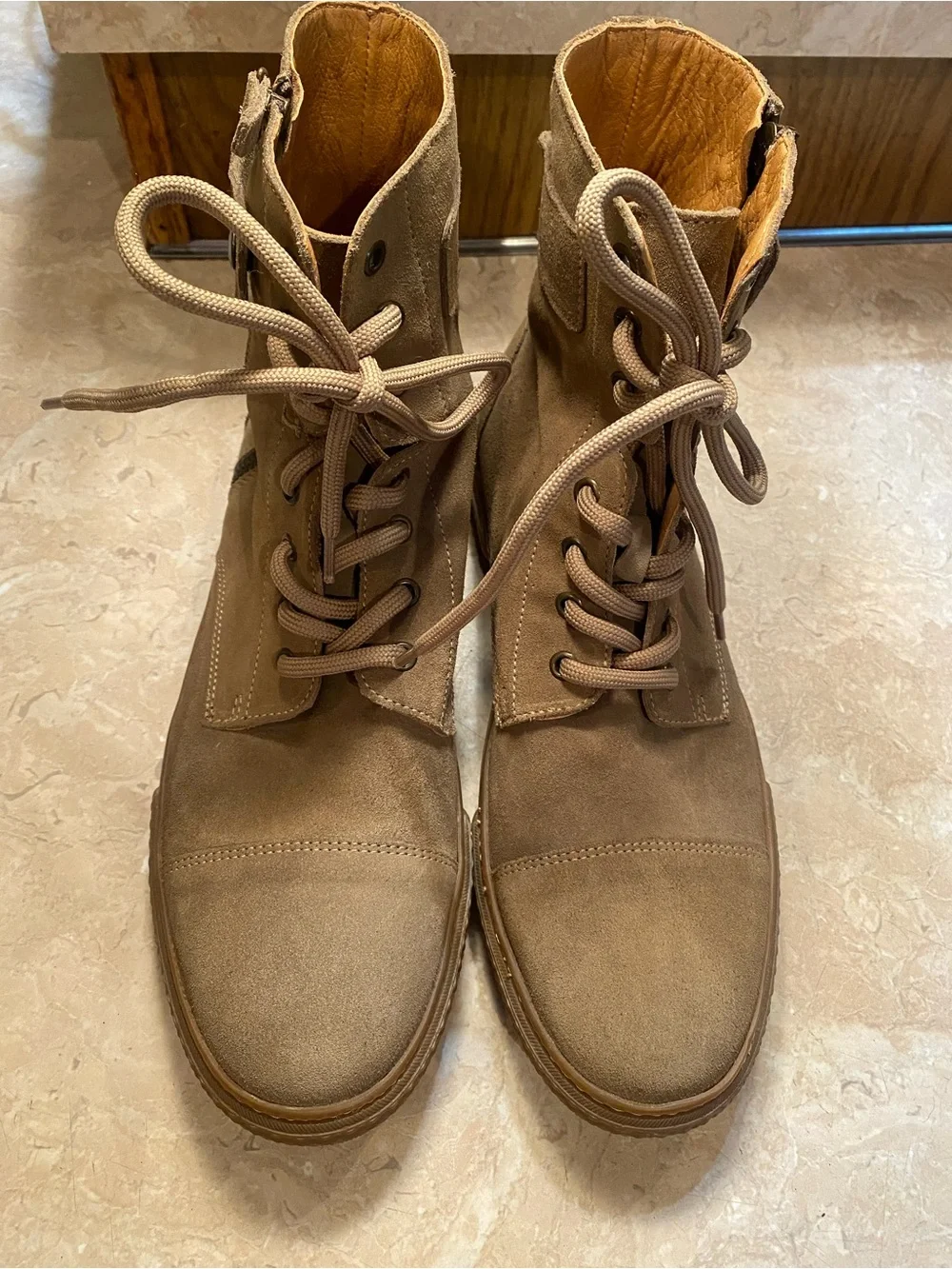 Hunter Men's Tan Suede Chukka Lace-Up Boots